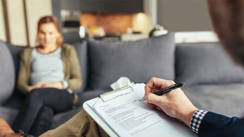 o que faz o psicanalista